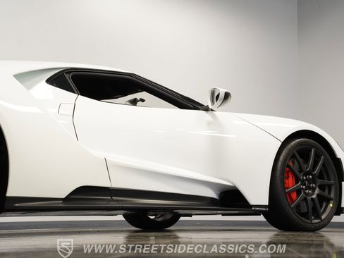 Used 2017 Ford GT image 31