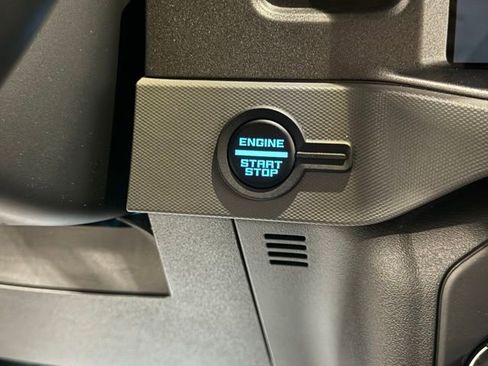 Used 2024 Ford Bronco Black Diamond AWD/4WD image 17