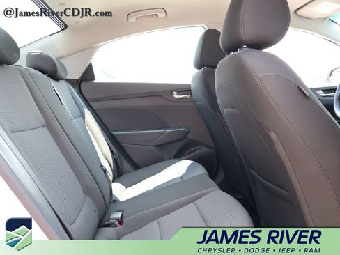 Used 2019 Hyundai Accent SEL w/ Cargo Package FWD image 11