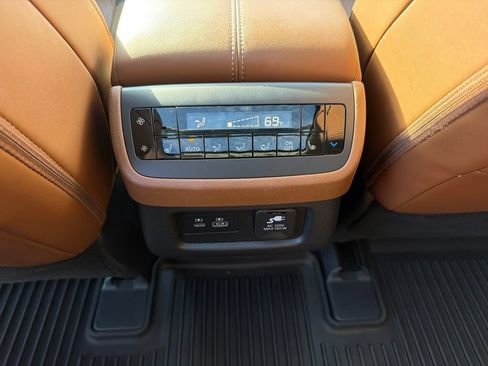 Used 2024 Nissan Pathfinder Platinum AWD/4WD image 18