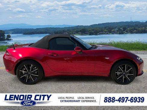 Used 2024 MAZDA MX-5 Miata Grand Touring RWD image 2