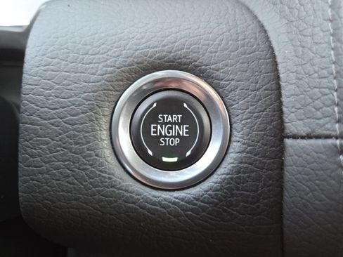 Used 2023 GMC Yukon Denali AWD/4WD image 10