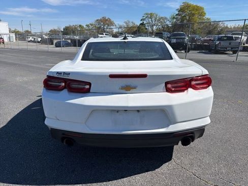 Used 2023 Chevrolet Camaro LT image 3
