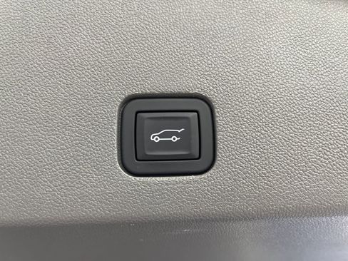 Certified 2025 Cadillac XT6 Premium Luxury w/ Technology Package image 21