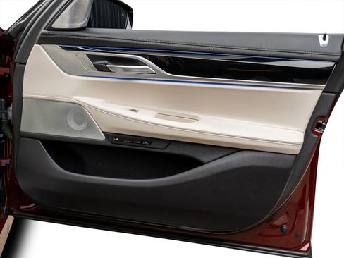 Used 2022 BMW ALPINA B7 xDrive ALPINA B7 xDrive w/ Luxury Rear Seating Package image 74