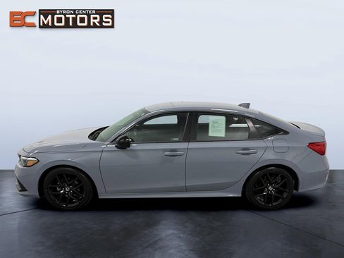 Used 2022 Honda Civic Sport image 3