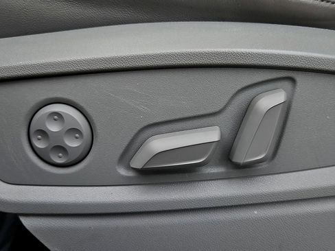 Used 2022 Audi Q5 2.0T Premium w/ Convenience Package image 26