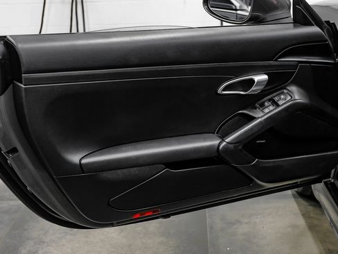 Used 2022 Porsche 718 Cayman image 41