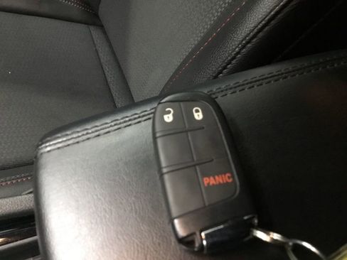 Used 2025 Jeep Compass Trailhawk AWD/4WD image 9