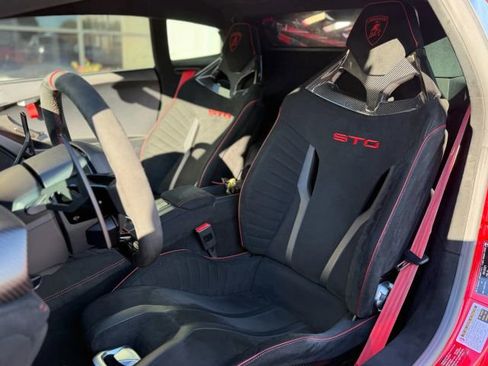 Used 2022 Lamborghini Huracan STO image 19