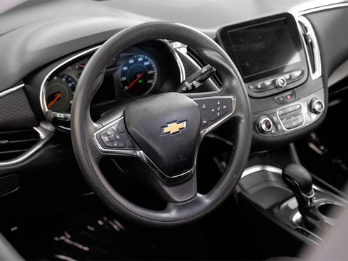 Used 2021 Chevrolet Malibu LT image 12