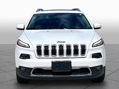 Used 2017 Jeep Cherokee Limited AWD/4WD image 4