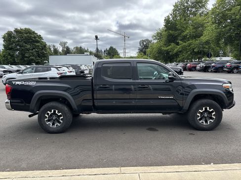 Used 2019 Toyota Tacoma TRD Off-Road AWD/4WD image 5