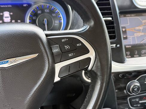 Used 2015 Chrysler 300 Limited w/ Driver Convenience Group image 38