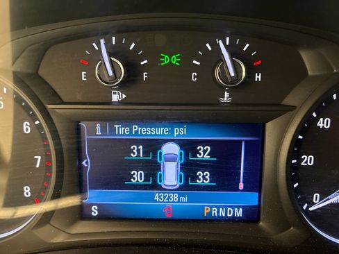 Used 2020 Buick Encore Preferred AWD/4WD image 17
