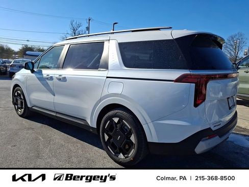 New 2026 Kia Carnival EX FWD image 5