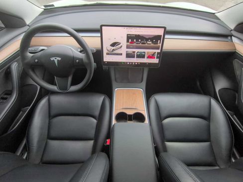 Used 2023 Tesla Model 3 Standard Range RWD image 15