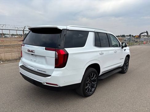 Used 2025 GMC Yukon Elevation AWD/4WD image 4