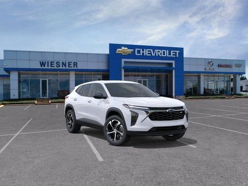 New 2026 Chevrolet Trax RS image 1