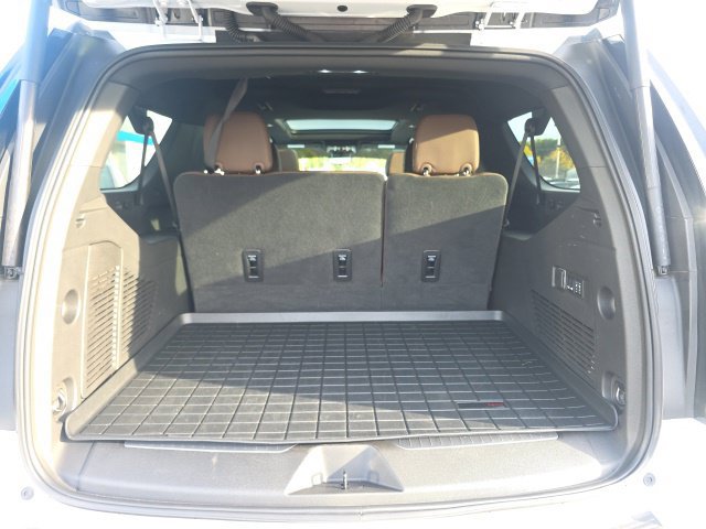 Used 2026 Chevrolet Suburban High Country AWD/4WD image 43