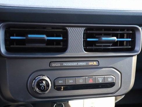 New 2025 Ford Maverick XLT w/ XLT Luxury Package image 32