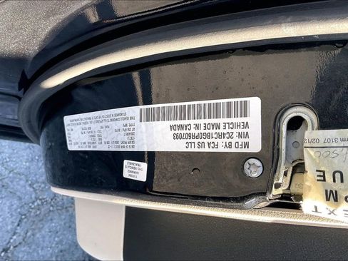 Used 2023 Chrysler Pacifica Touring-L FWD image 19
