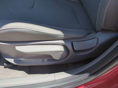 Certified 2025 Hyundai Elantra SEL FWD image 21