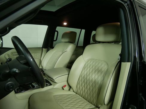 Used 2024 INFINITI QX80 Premium Select image 10