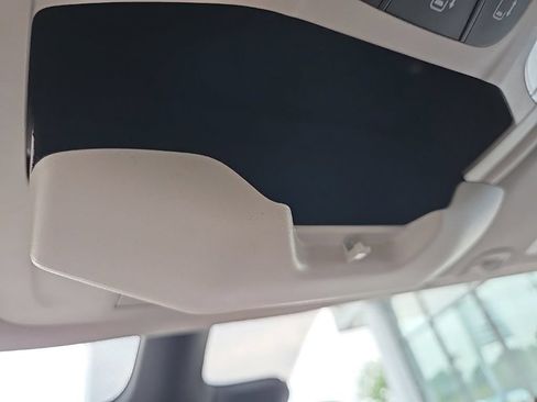 Used 2023 Chrysler Pacifica Touring-L FWD image 66
