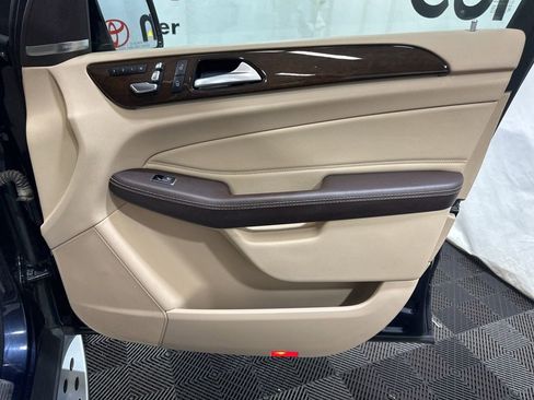 Used 2017 Mercedes-Benz GLS 450 4MATIC image 9