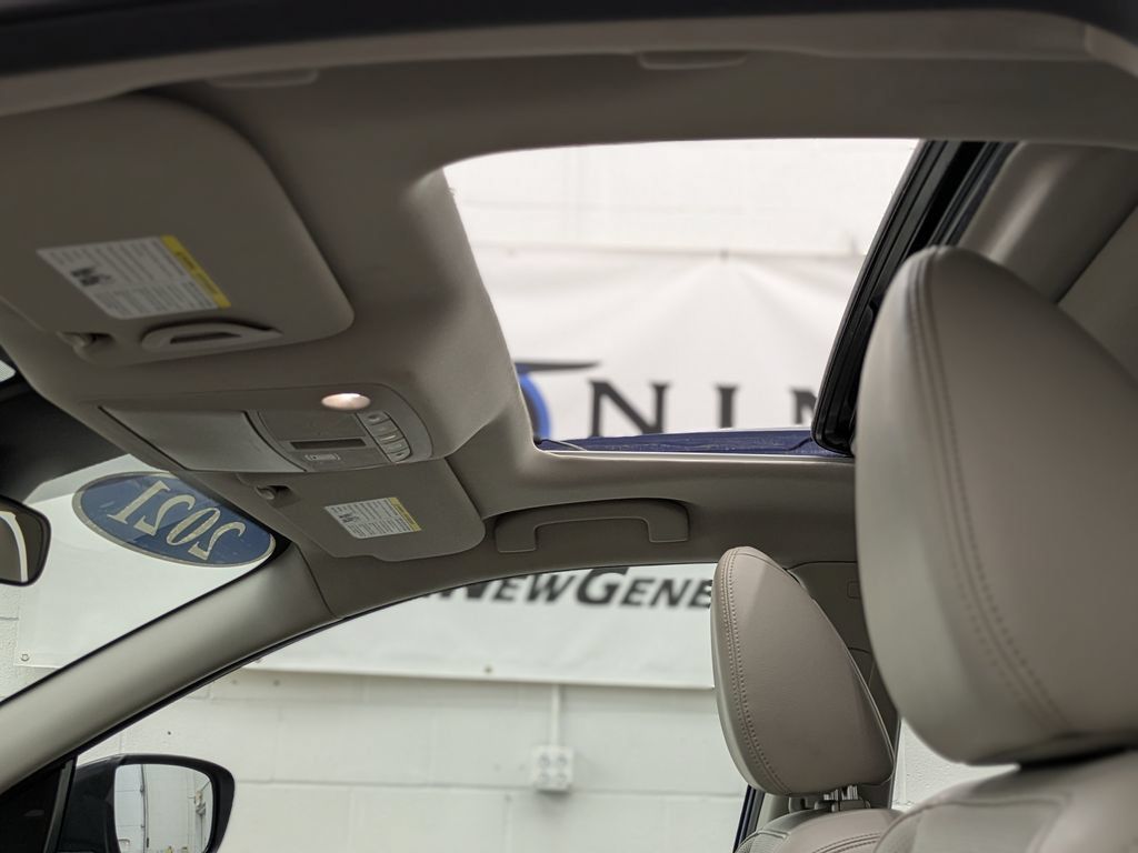 Used 2021 Nissan Rogue Sport SV AWD/4WD image 8