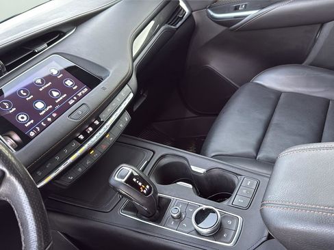 Used 2019 Cadillac XT4 Sport image 21
