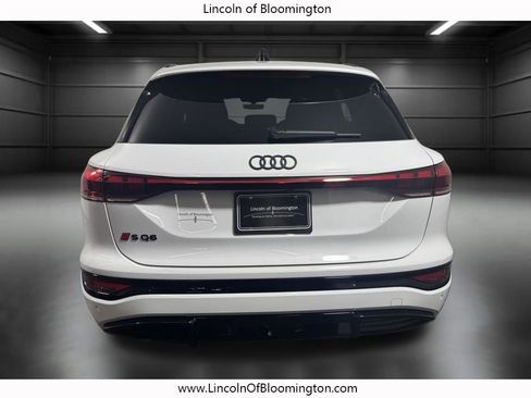 Used 2025 Audi SQ6 e-tron Prestige w/ 21" Black Optic Wheel Package image 5