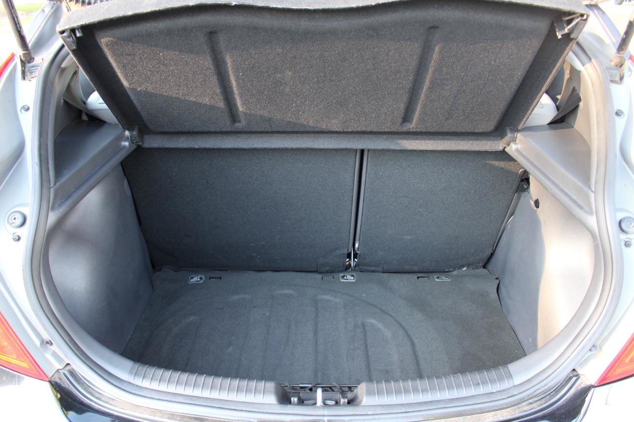 Used 2014 Hyundai Accent SE FWD image 37