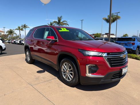 Used 2023 Chevrolet Traverse LT FWD image 3