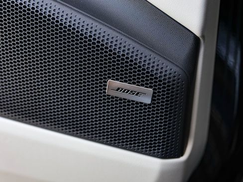 New 2025 Porsche Macan 4 Electric image 29