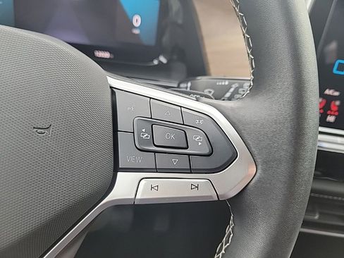 Used 2024 Volkswagen Atlas SE image 23