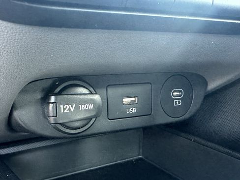 Used 2024 Hyundai Elantra SEL image 31