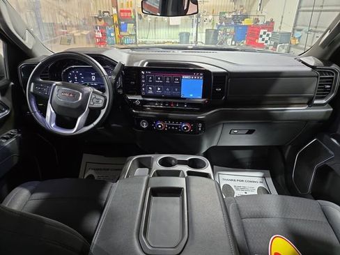 Used 2023 GMC Sierra 1500 Elevation image 3