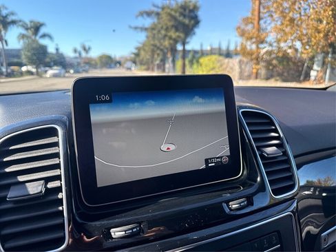 Used 2018 Mercedes-Benz GLE 350 w/ Premium 1 Package image 38