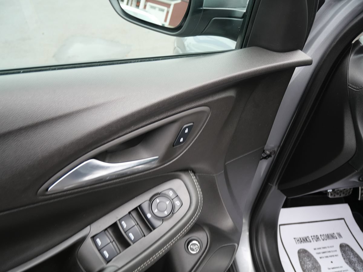 Used 2023 Buick Encore GX Select w/ Sport Touring Package FWD image 15