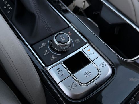 Used 2024 Kia Telluride SX w/ Towing Package image 18