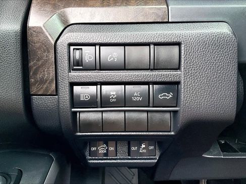 Certified 2024 Toyota Tacoma Limited w/ Limited Package (LT) image 33