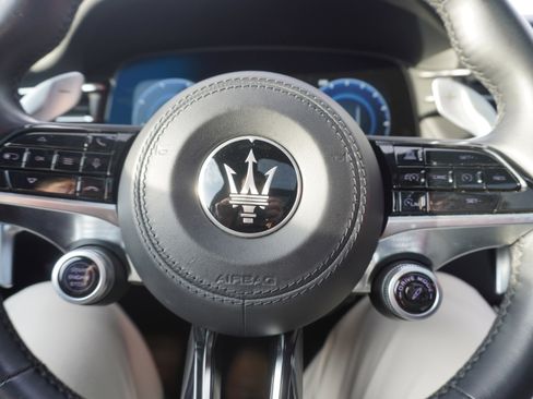 Used 2023 Maserati Grecale Modena image 16