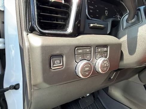 New 2026 GMC Sierra 3500 Denali Ultimate AWD/4WD image 19