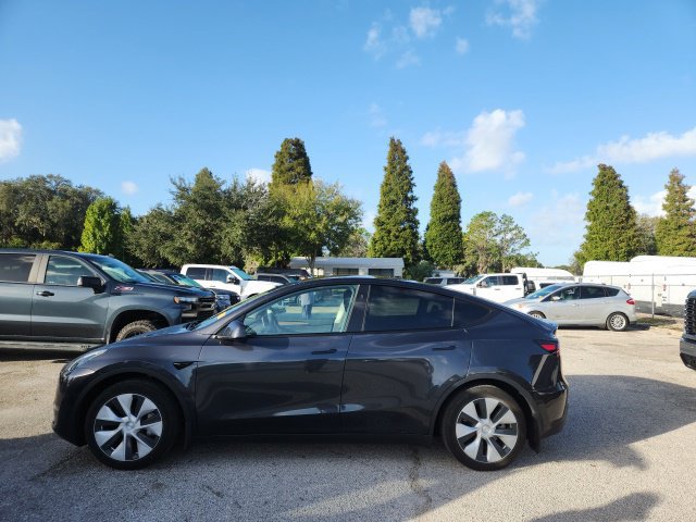 Used 2024 Tesla Model Y 2WD image 8
