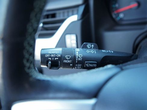 Used 2020 GMC Yukon SLT w/ Premium Edition image 24