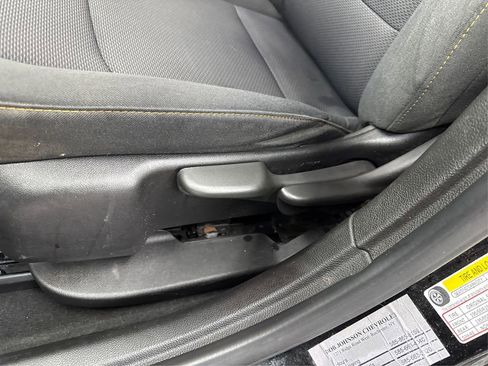 Used 2019 Chevrolet Cruze LS image 22