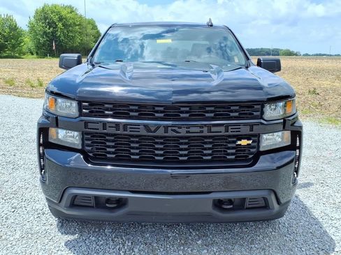 Used 2019 Chevrolet Silverado 1500 Custom w/ Custom Value Package AWD/4WD image 12