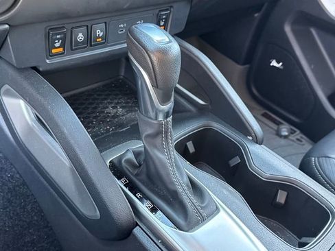 Used 2024 Nissan Frontier SL w/ Technology Package image 13